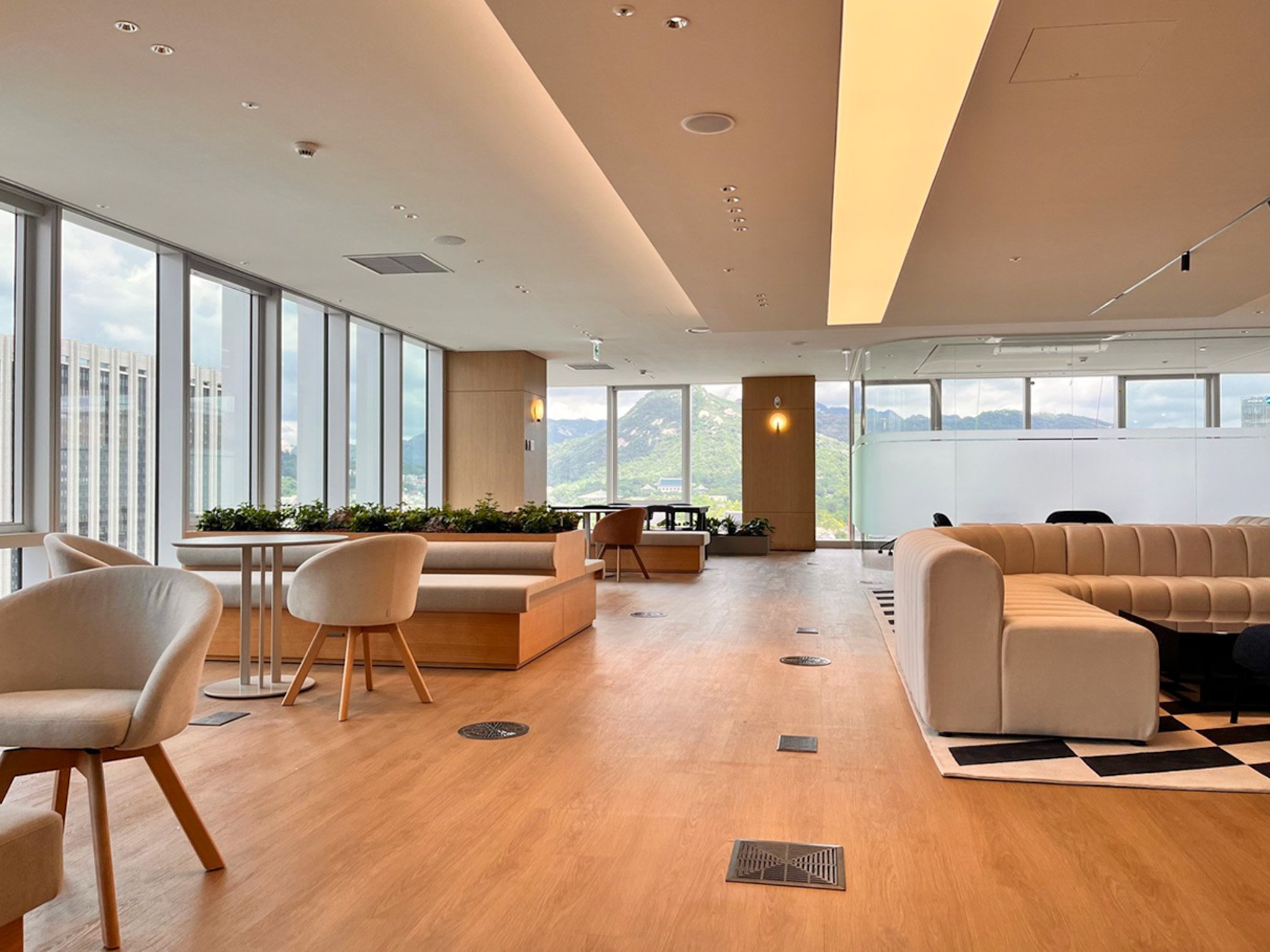 Gwanghwamun KT West Building Remodel